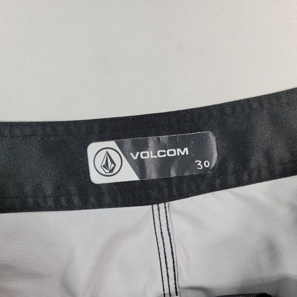 Volcom Board Shorts Mens 30 Gray Striped Pocket Drawstring Outdoor Summer - Picture 5 of 9